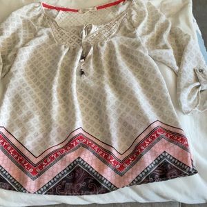 Rewind top, size S. Lace on top front and top of back. Flows w/vibrant colors